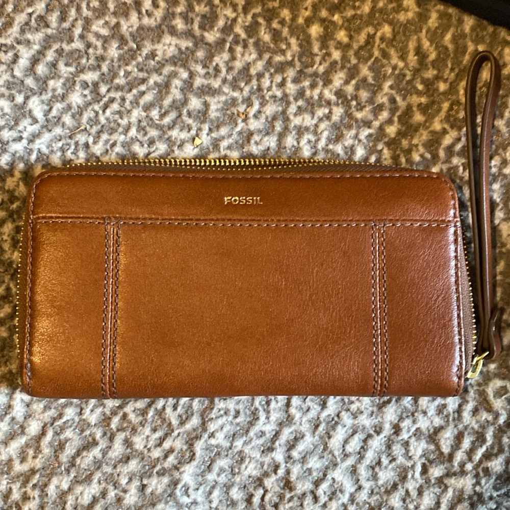 Fossil zip around wallet